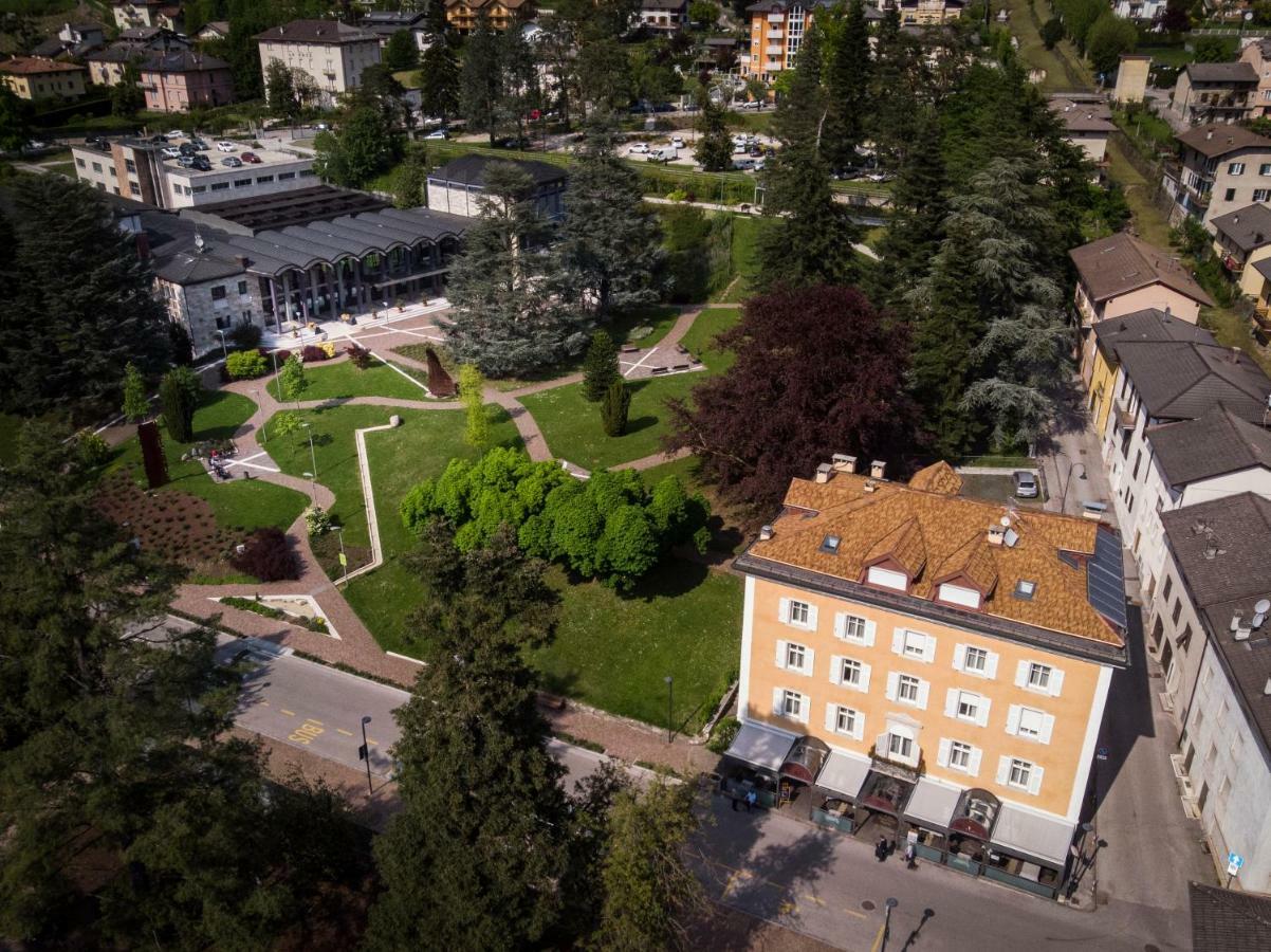 Hotel Villa Regina Levico Terme Exterior foto